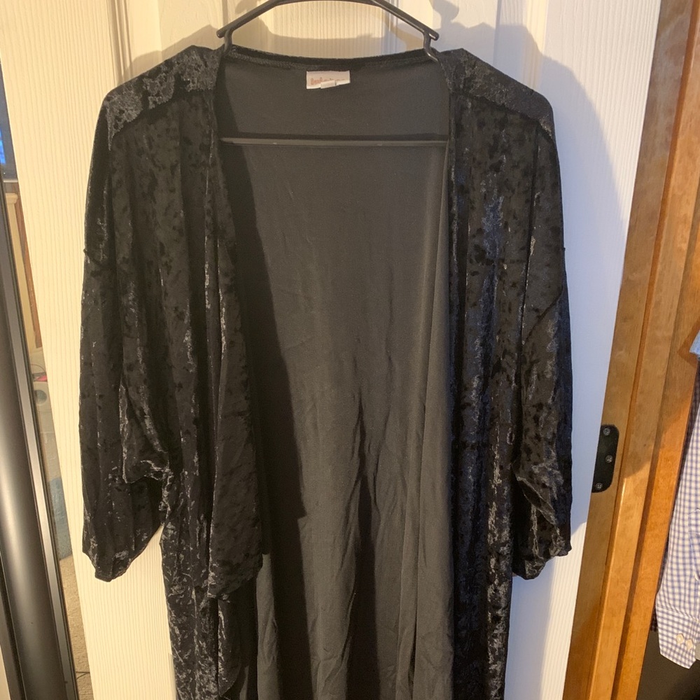 LulaRoe Black Velvet Shirley size XL